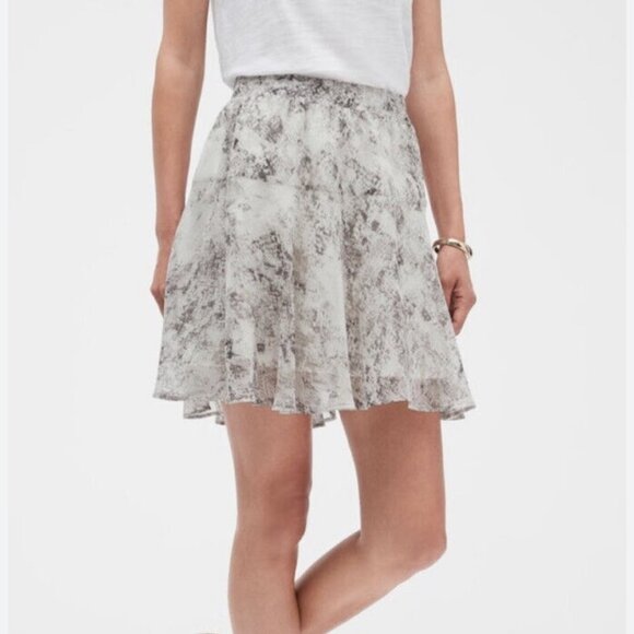 Banana‎ Republic Factory Women's Snakeskin Printed Mini Chiffon Tiered Skirt 2 - Picture 1 of 8